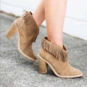 Joie Suede Loren Fringe Ankle Booties Coachella Boho Tan size 37 7